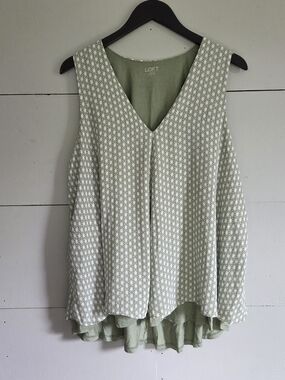 LOFT Outlet Green White Geometric Layered Sleeveless Blouse V-Neck Women XL